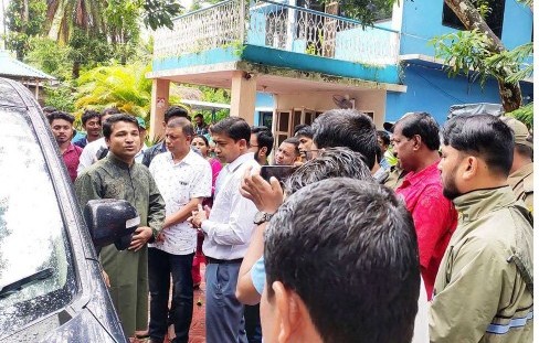 বিদায়ী ইউএনও কাঁদলেন, কাঁদালেন