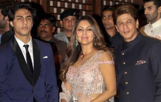 এনসিবি অফিসারকে কেঁদে কেঁদে যা বললেন শাহরুখ খান?