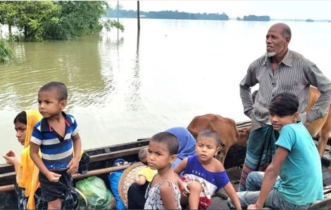 ‘দীর্ঘমেয়াদি’ বন্যার কবলে সিলেট