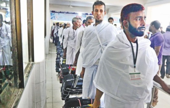 ৪০ হাজার ২০০ বাংলাদেশি হজযাত্রী সৌদি পৌঁছেছেন