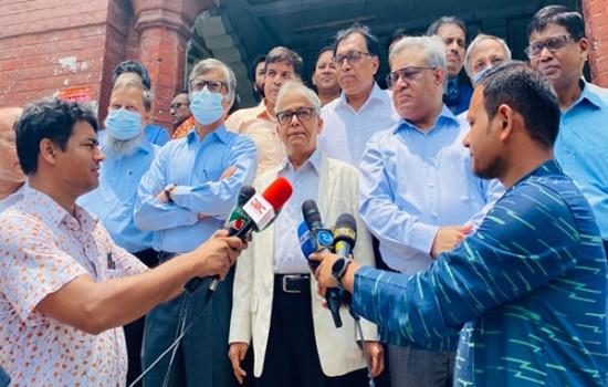 শিক্ষার্থীরা নিজেদের মতো করে বড় হলে দক্ষতা ও সক্ষমতা অর্জন করবে : ঢাবি ভিসি