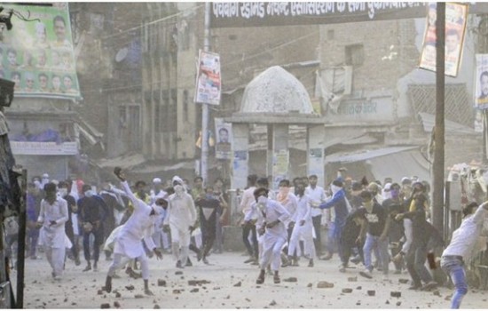 মহানবী সা:-কে নিয়ে বিতর্কিত মন্তব্যের জেরে কানপুরে সহিংসতা, গ্রেপ্তার ৩৬