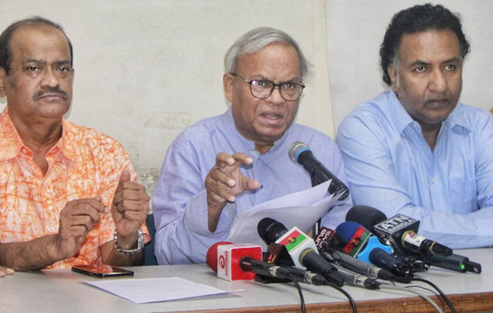 ‘ভয়াবহ বন্যা নিয়েও সরকারের নির্লিপ্ততা মানুষকে আতঙ্কগ্রস্ত করেছে’