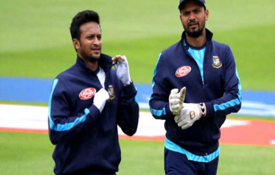 সাকিব অধিনায়ক হলেও রাতারাতি সম্ভব নয় : টেস্ট প্রসঙ্গে মাশরাফি