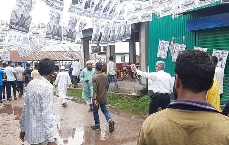 কুসিক নির্বাচন: কেন্দ্রগুলোতে শুধু নৌকার ব্যাজধারী