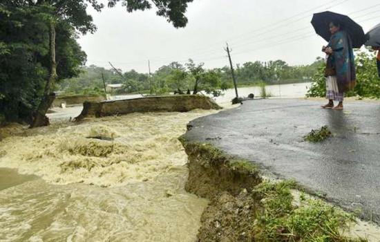 আসাম ও মেঘালয়ে বন্যা-ভূমিধসে নিহত ৩১