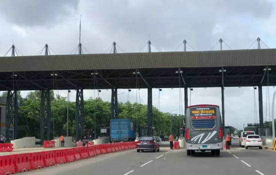 উদ্বোধনের তৃতীয় দিনে পদ্মা সেতুতে কমেছে যানবাহন