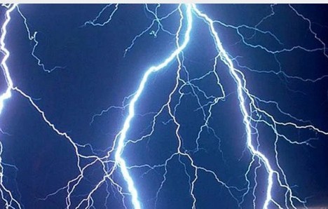 গাজীপুরে বজ্রপাতে দুইজনের মৃত্যু