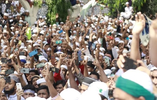 বায়তুল মোকাররম এলাকায় বিক্ষোভ সমাবেশ শেষে কর্মসূচি ঘোষণা