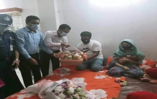 স্বপ্ন-পদ্মা-সেতুকে স্বর্ণের চেইন উপহার পাঠালেন প্রধানমন্ত্রী