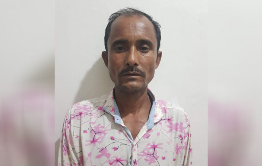 একসঙ্গে সিগারেটে সুখটান, এরপরই কুপিয়ে আলাদা করলেন মাথা