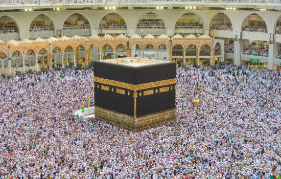 হজের খুতবায় মুসলিম উম্মাহর সমৃদ্ধি কামনা