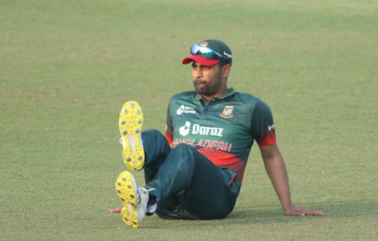 উইন্ডিজ সফর : তৃপ্তির ঢেঁকুর তুলেও চিন্তিত তামিম