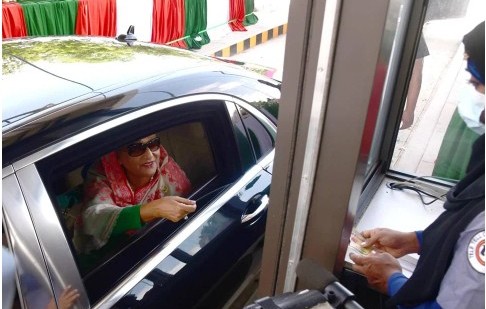 জয় ও পুতুলকে নিয়ে পদ্মা সেতু হয়ে গোপালগঞ্জের পথে প্রধানমন্ত্রী