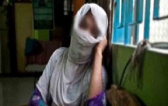 বরগুনায় ঘরে ঢুকে অন্তঃসত্ত্বা গৃহবধূকে ধর্ষণ