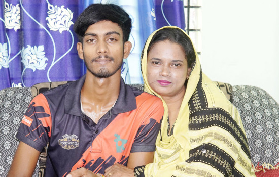 ফেসবুকে প্রেম, শিক্ষিকাকে বিয়ে করলেন কলেজছাত্র