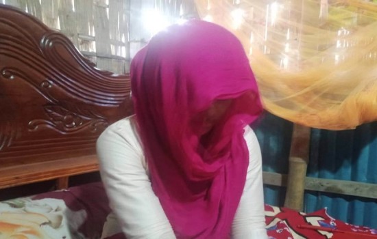 চাচাকে বিয়ের দাবিতে স্কুলছাত্রীর অনশন!