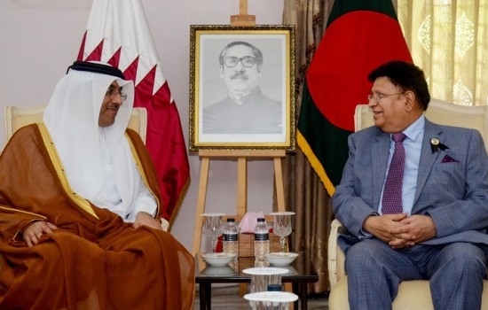 বাংলাদেশ থেকে কর্মী নিতে চায় কাতার