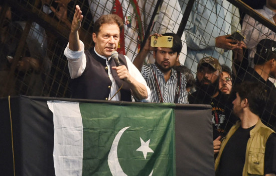 আমি খুব বিপজ্জনক : ইমরান খান