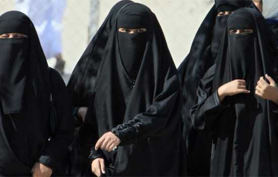 সৌদি নারীদের মাছ ধরার অনুমতি