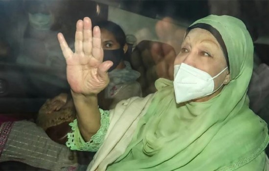 বিকেলে হাসপাতালে যাবেন খালেদা জিয়া