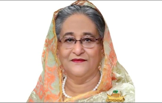 ছুটির দিনে পারিবারিক সফরে টুঙ্গিপাড়ায় প্রধানমন্ত্রী