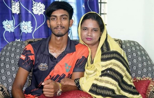 শিক্ষিকার বাসা থেকে মাঝে মাঝে শোনা যেত কান্নার শব্দ!