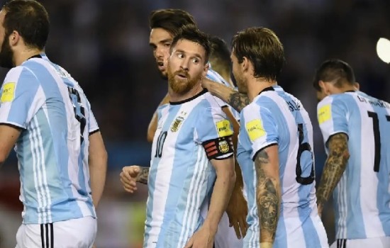 খেলা শুরুর ২৭ মিনিটেই হ্যাটট্রিক করেন আর্জেন্টাইন স্ট্রাইকার