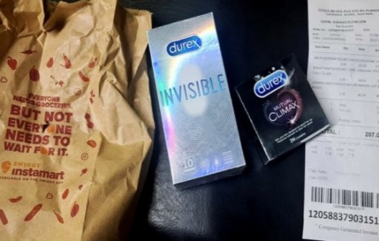 অনলাইনে আইসক্রিম অর্ডার দিয়ে পেলেন কনডম!