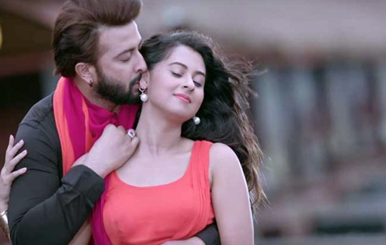 মেয়ে নয় ছেলে মা হয়েছেন বুবলী, বাবা শাকিব