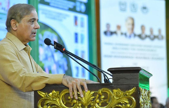 ৭৫ বছর ধরে ভিক্ষার বাটি নিয়ে ঘুরে বেড়াচ্ছি : পাকিস্তান প্রধানমন্ত্রী