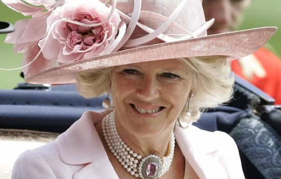 কুইন কনসর্ট চার্লসের অধুনা স্ত্রী ক্যামিলা পার্কার