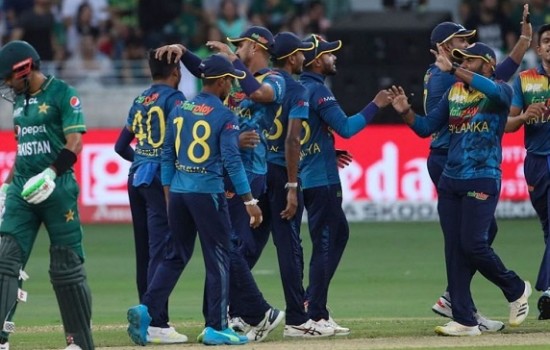লংকানদের তোপে ১২১ রানেই গুটিয়ে গেল পাকিস্তান