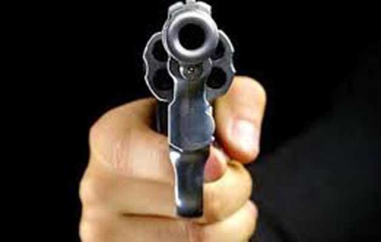 পাকিস্তানের জয়ের আনন্দে পুত্রকে গুলি পিতার!