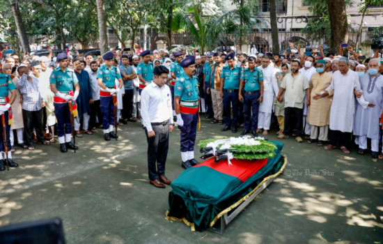 শহীদ বুদ্ধিজীবী কবরস্থানে চিরনিদ্রায় শায়িত আকবর আলি খান