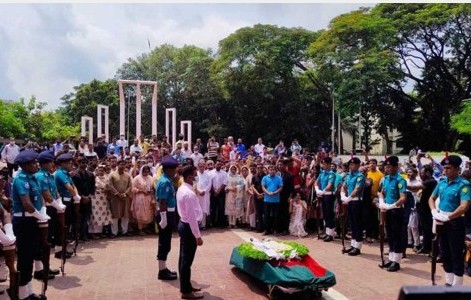 গাজী মাজহারুলকে শহীদ মিনারে শ্রদ্ধা নিবেদন ও গার্ড অফ অনার প্রদান