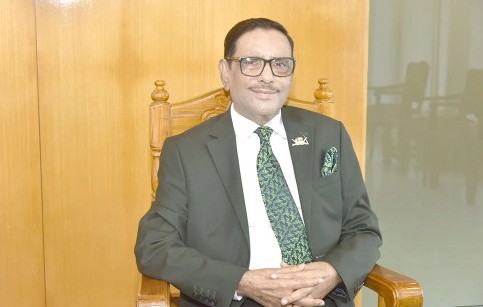 ‘আইনের দৃষ্টিতে খালেদা-তারেক নির্বাচনের অযোগ্য’