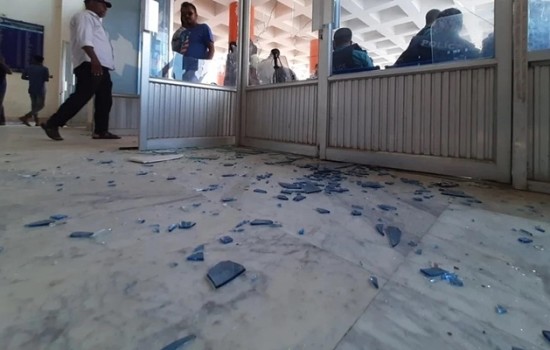 বিএনপির গণসমাবেশ : খুলনা রেলস্টেশনে পুলিশ-বিএনপি সংঘর্ষ