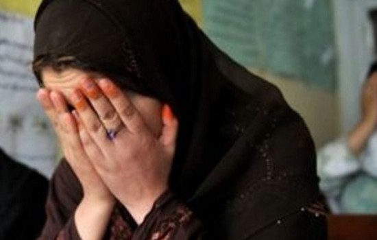 মোবাইল ভাঙার বিচার চাইতে গিয়ে দলবদ্ধ ধর্ষণের শিকার নারী