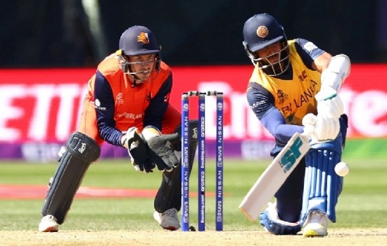 বাঁচা-মরার লড়াইয়ে শ্রীলঙ্কার সংগ্রহ ১৬২