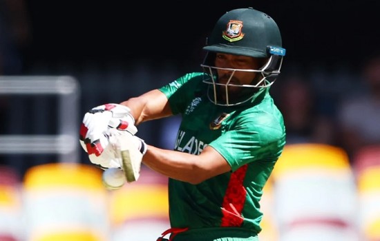 শান্তর ফিফটিতে দলীয় একশ পেরোল বাংলাদেশ