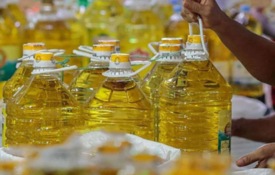 নতুন দরে মিলছে না সয়াবিন তেল : সরকারের নজরদারি চান ভোক্তারা