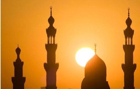 তিনি মানব জাতির সুসংবাদদাতা