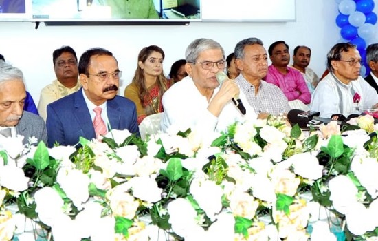 সবাই চায় দেশে গণতন্ত্র ফিরুক : ফখরুল