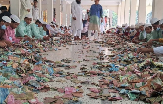 পাগলা মসজিদের দানবাক্সে এবারও ১৫ বস্তা টাকা!