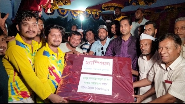 দাউদকান্দিতে মরহুম আবুল হাসেম স্মৃতি শর্টপিচ ক্রিকেট টুর্নামেন্ট ফাইনাল খেলা অনুষ্ঠিত