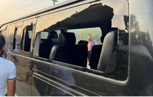 বরিশালে ইশরাকের গাড়িবহরে হামলা