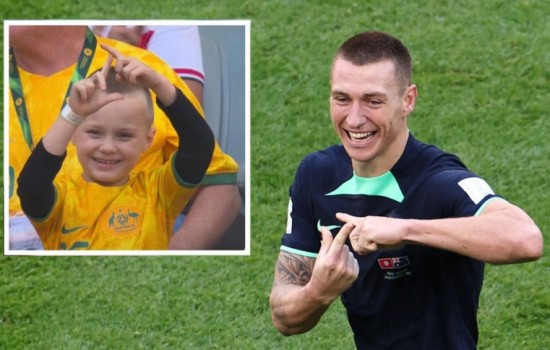 বাবা-ছেলের হৃদয় ছুঁয়ে যাওয়া গোল উদযাপন