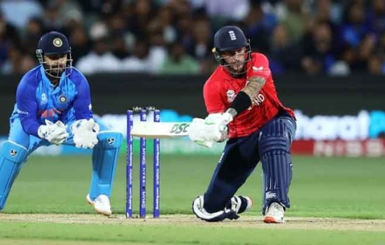 ভারতকে হারিয়ে ফাইনালে ইংল্যান্ড