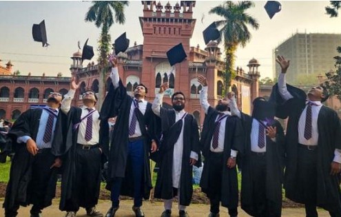 ঢাবিতে সমাবর্তনের আমেজ